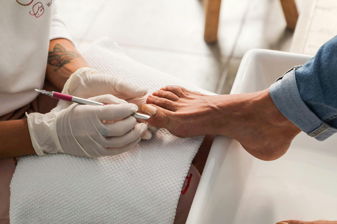 Profi-Nagelinstrumente für Zuhause: So gelingen Reinigung & Nagelhautpflege