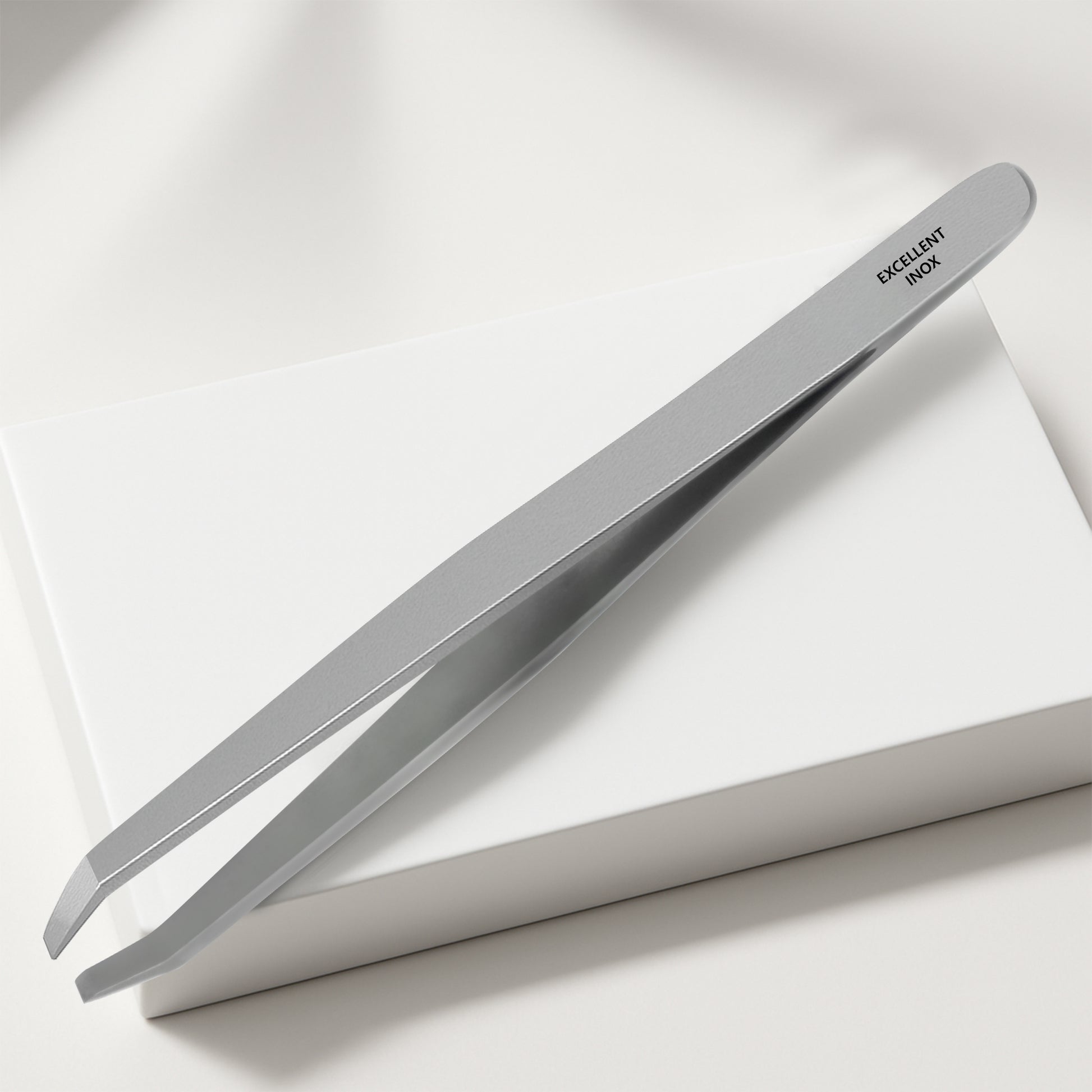 Excellent Pinzette - abgewinkelte Spitze