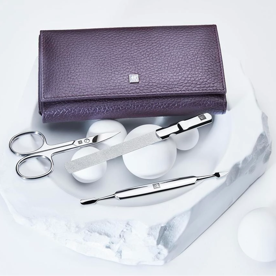 Klassisches Maniküre Set aus Leder Violett