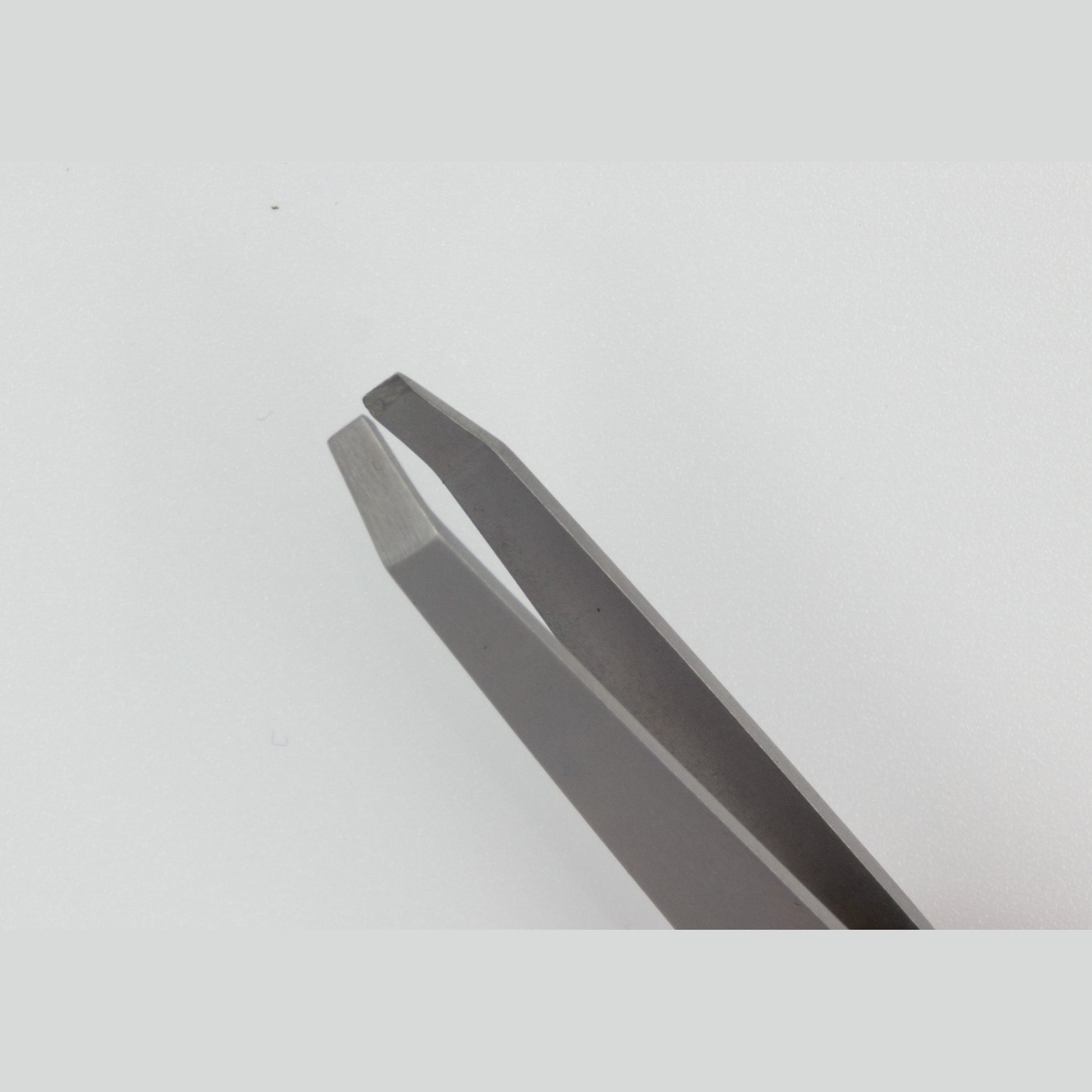 Pinzette, schräge Spitze, 9.5 cm